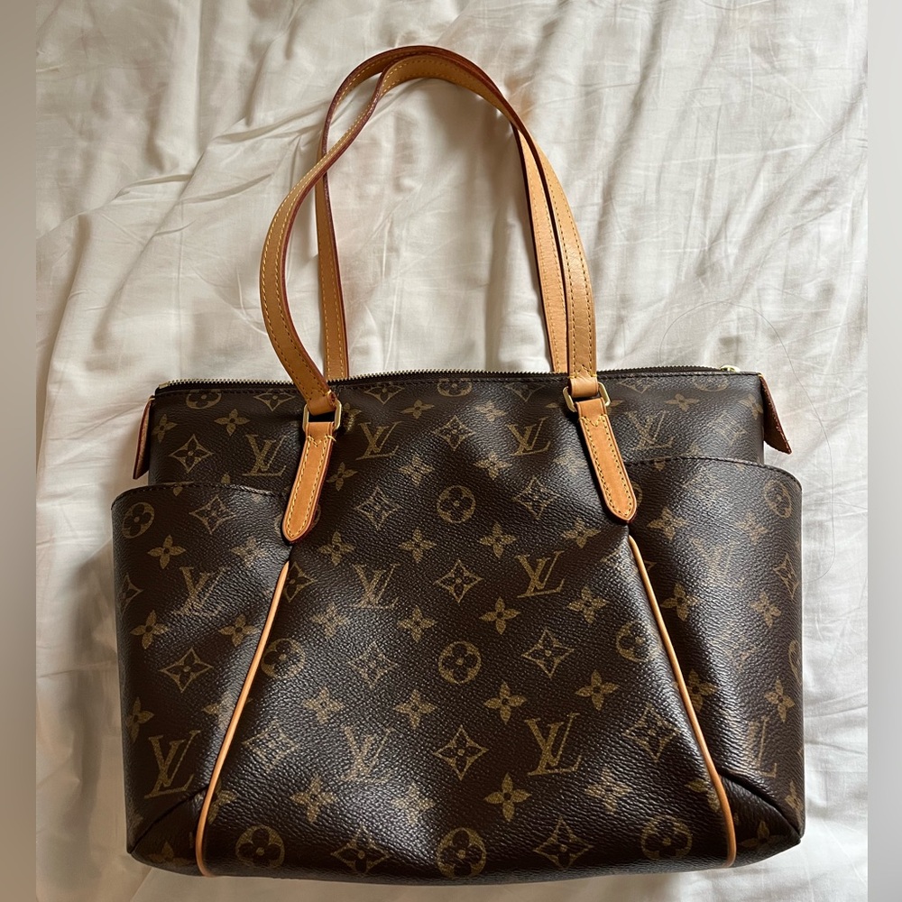 Louis Vuitton totally PM bag